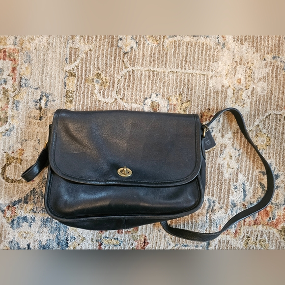 Vintage Coach classic city bag crossbody. Excellent condition! - Picture 4 of 7